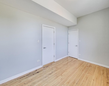 2733 N Mozart Street - Photo Thumbnail 14