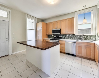2733 N Mozart Street - Photo Thumbnail 7