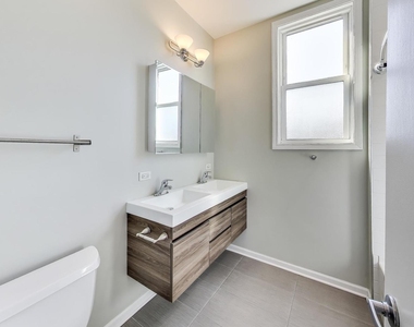 2733 N Mozart Street - Photo Thumbnail 15