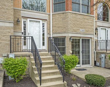17943 Fountain Circle - Photo Thumbnail 2