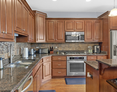 17943 Fountain Circle - Photo Thumbnail 13