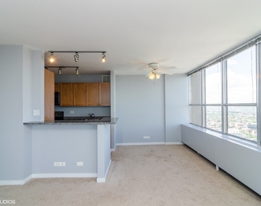 655 W Irving Park Road - Photo Thumbnail 11