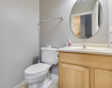 460 Vaughn Circle - Photo Thumbnail 20