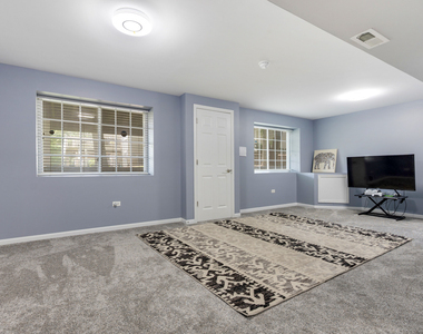 460 Vaughn Circle - Photo Thumbnail 17