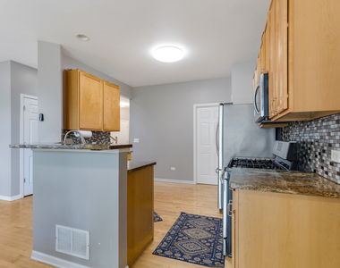 460 Vaughn Circle - Photo Thumbnail 7