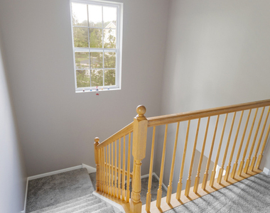 460 Vaughn Circle - Photo Thumbnail 10