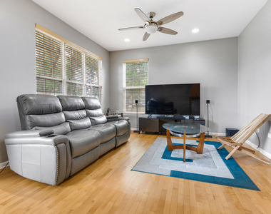 460 Vaughn Circle - Photo Thumbnail 4