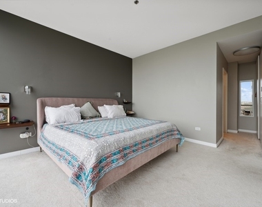 653 N Kingsbury Street - Photo Thumbnail 11