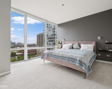 653 N Kingsbury Street - Photo Thumbnail 10