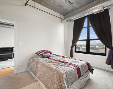 811 W 15th Place - Photo Thumbnail 6