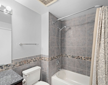 811 W 15th Place - Photo Thumbnail 11