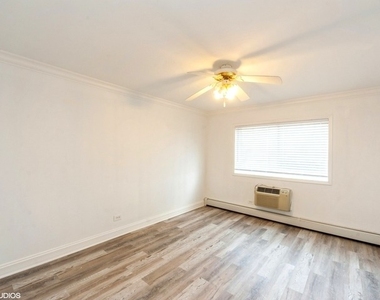 700 W Dempster Street - Photo Thumbnail 12