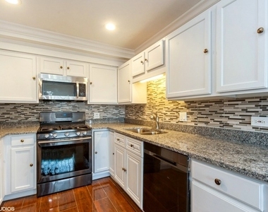 700 W Dempster Street - Photo Thumbnail 3