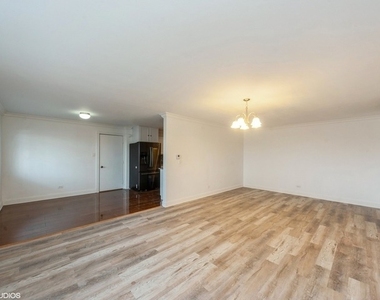 700 W Dempster Street - Photo Thumbnail 9