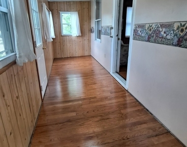 301 Richards Street - Photo Thumbnail 7