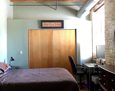 1740 N Maplewood Avenue - Photo Thumbnail 5