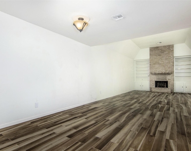 4800 Palmetto Street - Photo Thumbnail 3