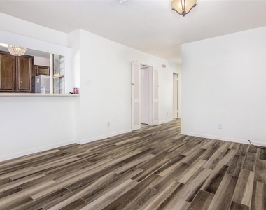 4800 Palmetto Street - Photo Thumbnail 2