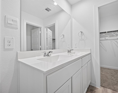 10206 Penryn Forest Trail - Photo Thumbnail 19