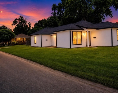 1206 Pinewood Lane - Photo Thumbnail 1