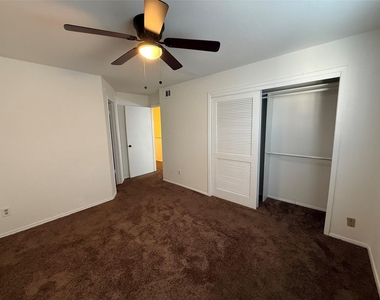 8050 Sands Point Drive - Photo Thumbnail 8