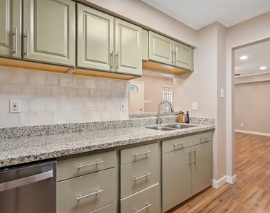 6401 Skyline Drive - Photo Thumbnail 11