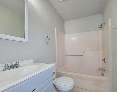 17706 Glenhagen Court - Photo Thumbnail 20