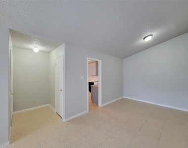 17706 Glenhagen Court - Photo Thumbnail 5