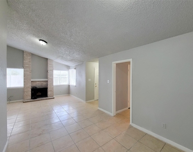 17706 Glenhagen Court - Photo Thumbnail 7