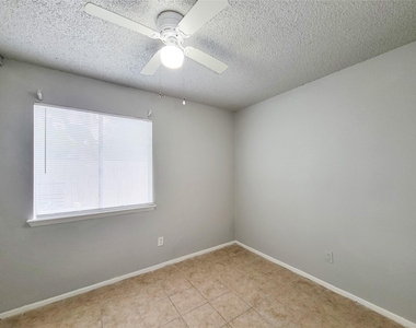 17706 Glenhagen Court - Photo Thumbnail 14