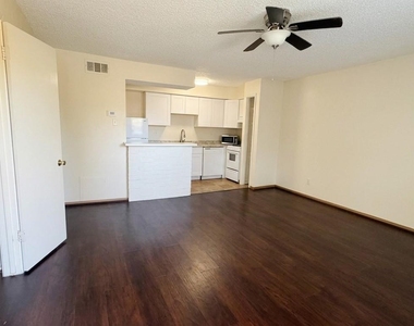 1328 Bomar Street - Photo Thumbnail 4
