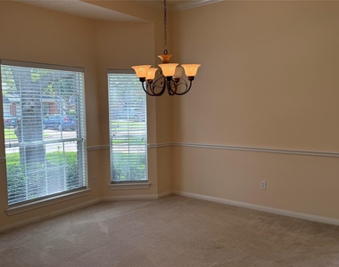 10727 Gilford Crest Drive - Photo Thumbnail 2