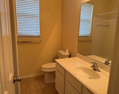 10727 Gilford Crest Drive - Photo Thumbnail 21