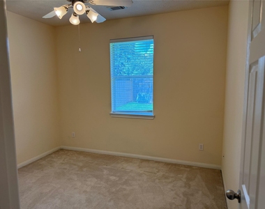 10727 Gilford Crest Drive - Photo Thumbnail 19