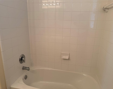 10727 Gilford Crest Drive - Photo Thumbnail 22