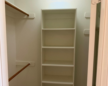 10727 Gilford Crest Drive - Photo Thumbnail 15