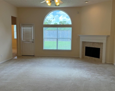 10727 Gilford Crest Drive - Photo Thumbnail 8