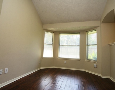 1718 Calmar Drive - Photo Thumbnail 11