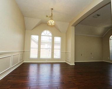 1718 Calmar Drive - Photo Thumbnail 3