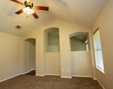 1718 Calmar Drive - Photo Thumbnail 10