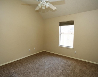1718 Calmar Drive - Photo Thumbnail 20