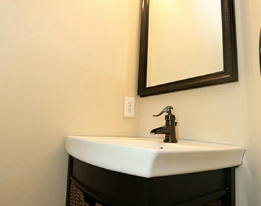 1718 Calmar Drive - Photo Thumbnail 8