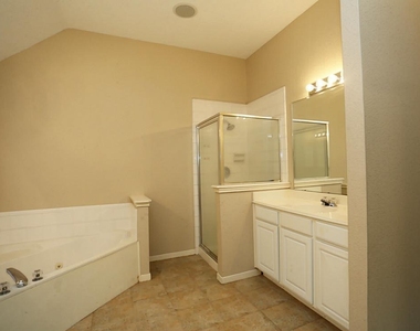 1718 Calmar Drive - Photo Thumbnail 15