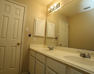 1718 Calmar Drive - Photo Thumbnail 23