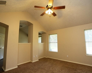1718 Calmar Drive - Photo Thumbnail 9