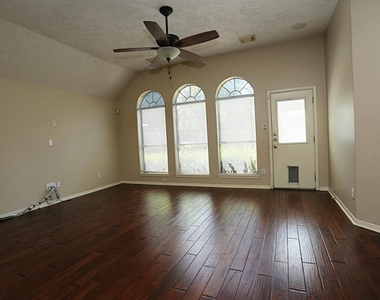 1718 Calmar Drive - Photo Thumbnail 5