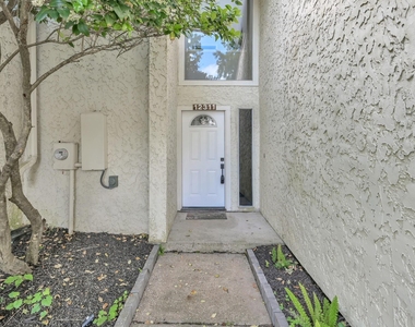 12311 Glenview Drive - Photo Thumbnail 2