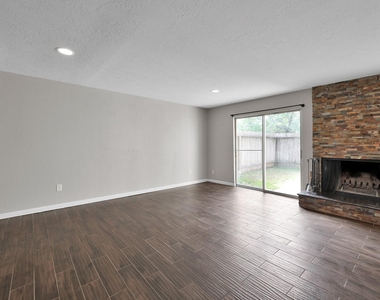 12311 Glenview Drive - Photo Thumbnail 7