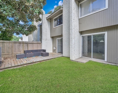 12311 Glenview Drive - Photo Thumbnail 24