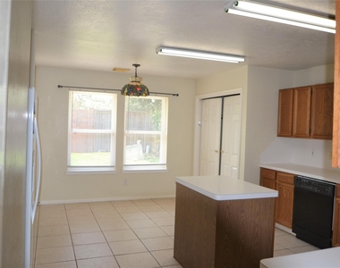 2818 Russett Place - Photo Thumbnail 7
